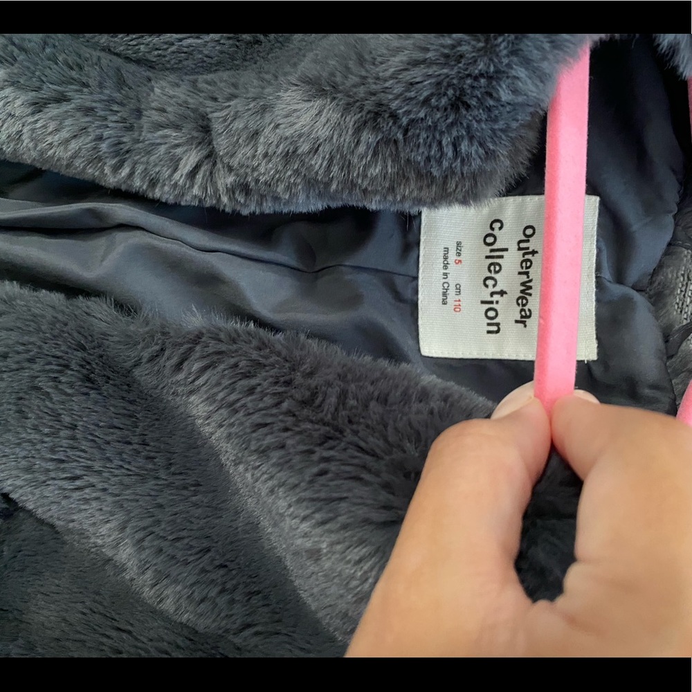 Zara Girls Fur Vest - Picture 2 of 3
